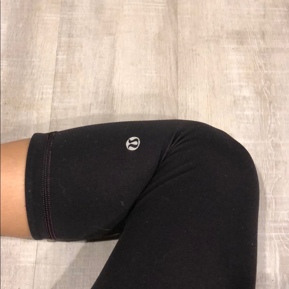 EUC Lululemon reversible CROPPED leggings